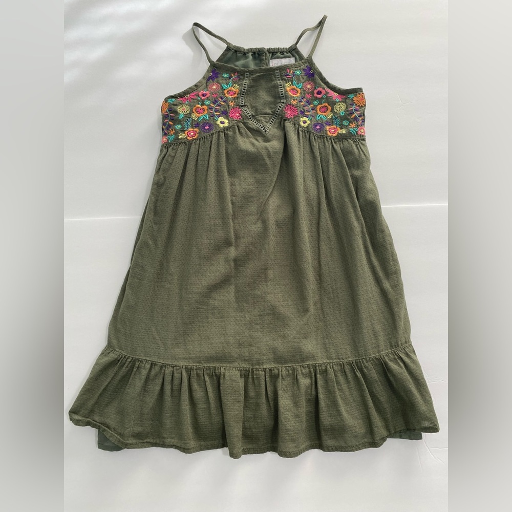 Children’s flowy green dress, embroidered flowers, size Medium 7/8, worn